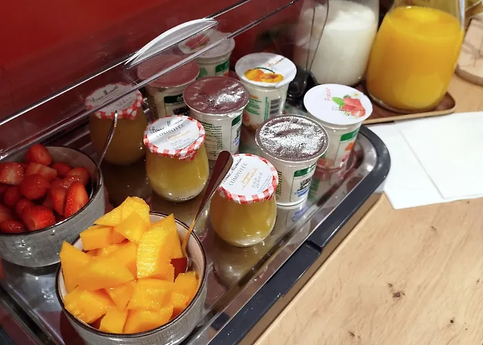 Bastille Secret Hotel 2*