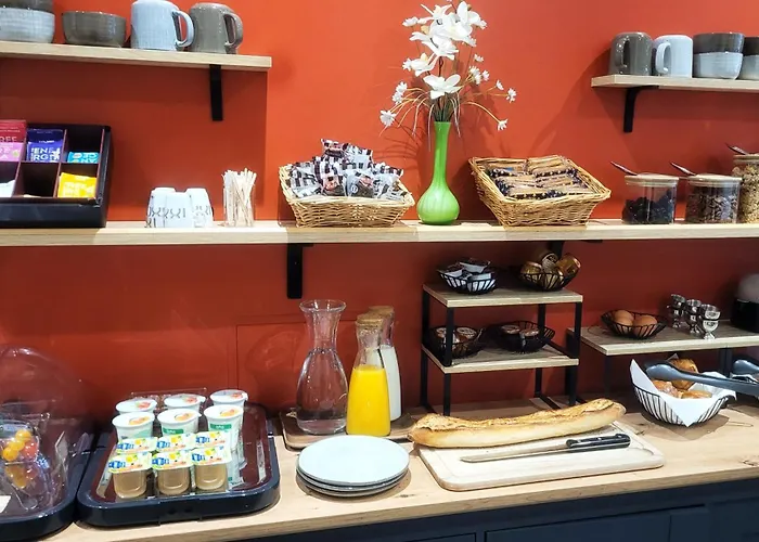 Bastille Secret Hotel 2*