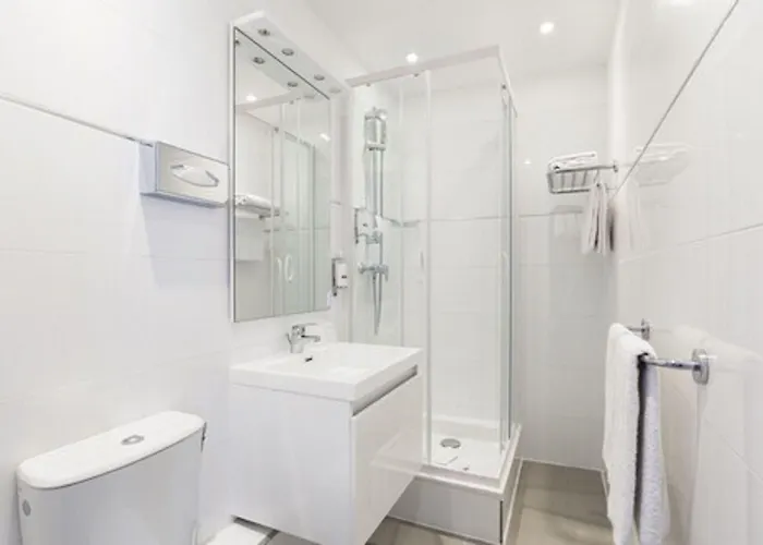 Bastille Secret Hotel